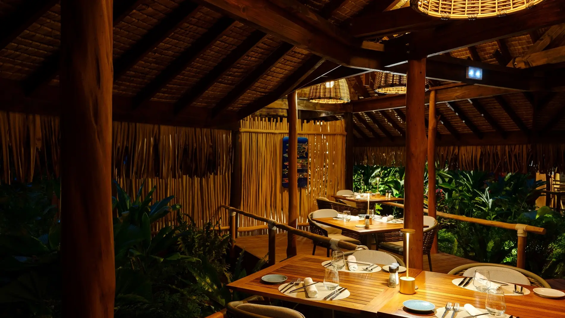 Miki Miki Restaurant - Le Bora Bora By Pearl Resorts