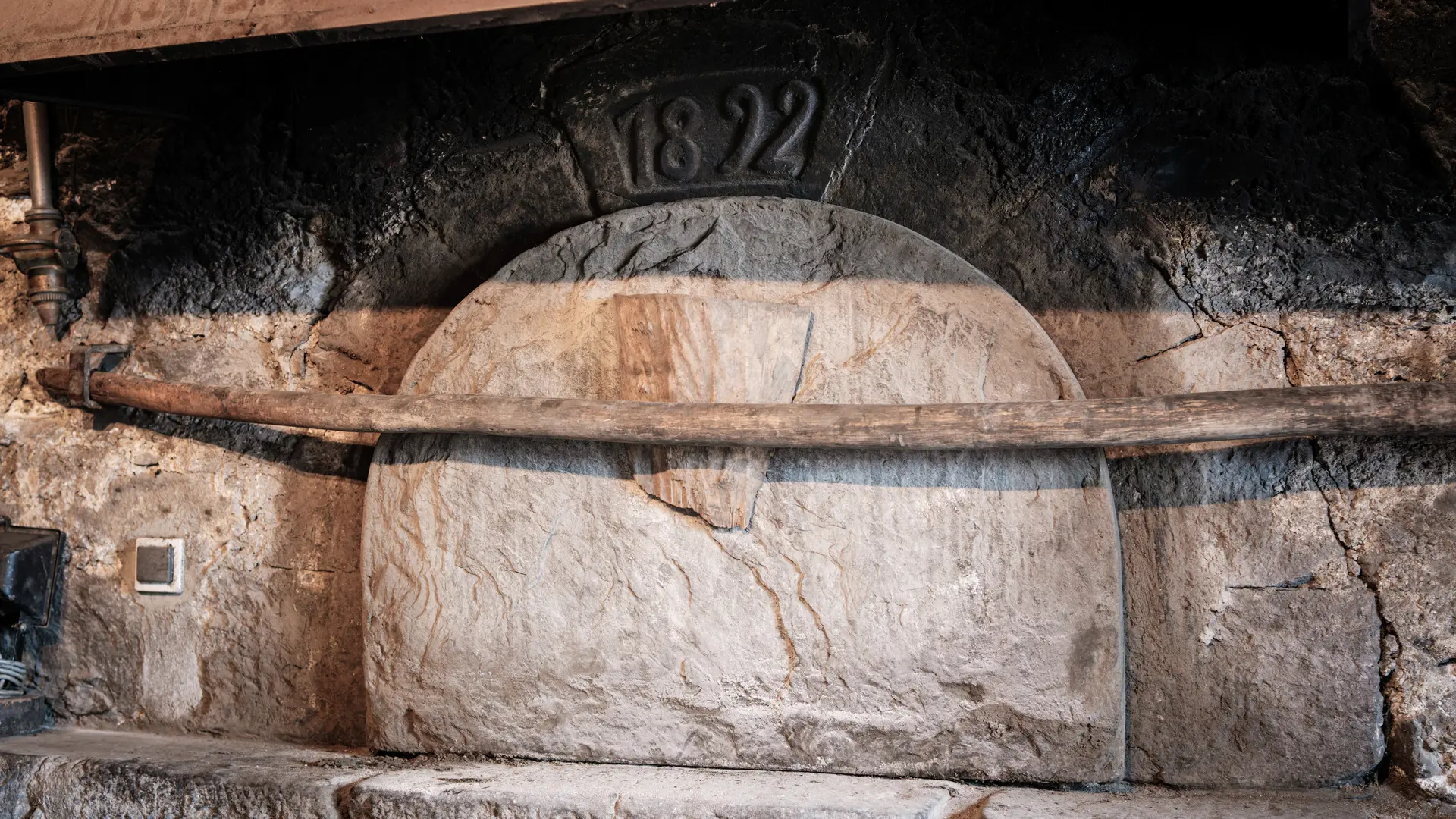 Le four à pain du hameau du Chazelet