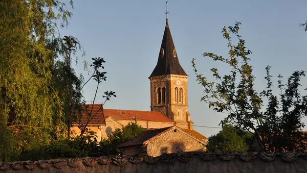 Eglise s'inspirant du style Roman Poitevin © Evelyne Deveaux