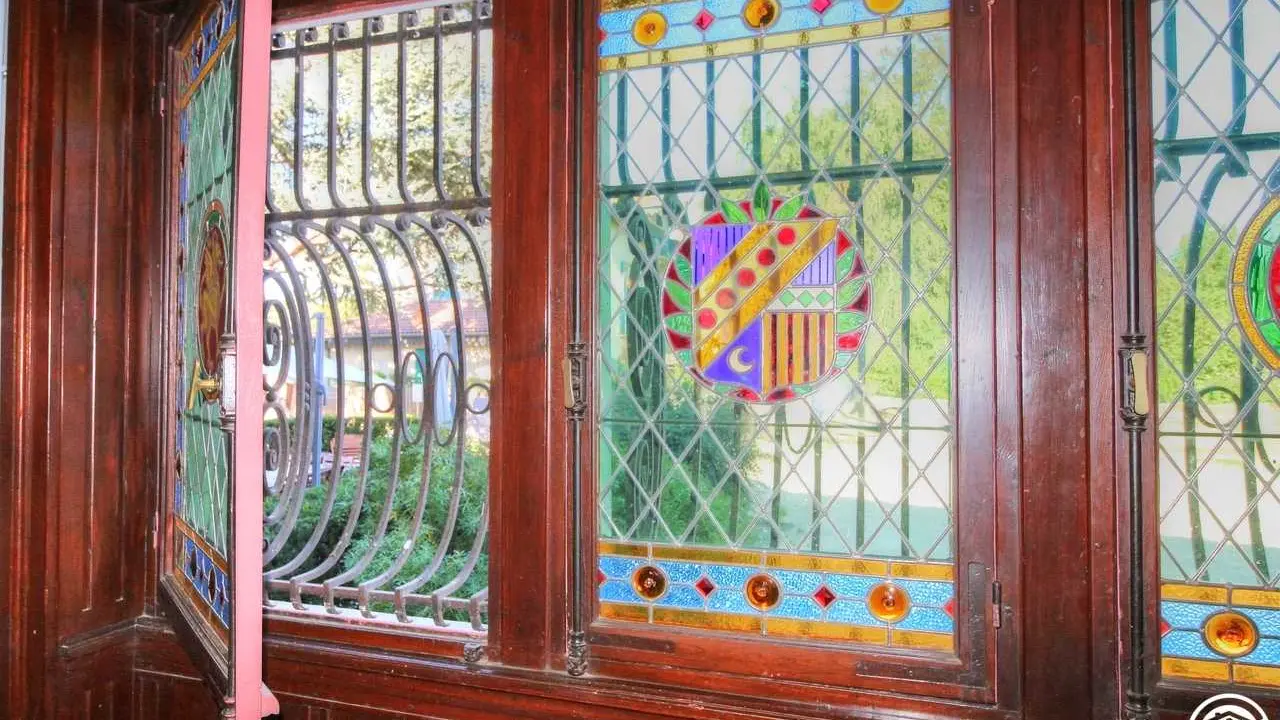 Vitraux du hall d'entrée