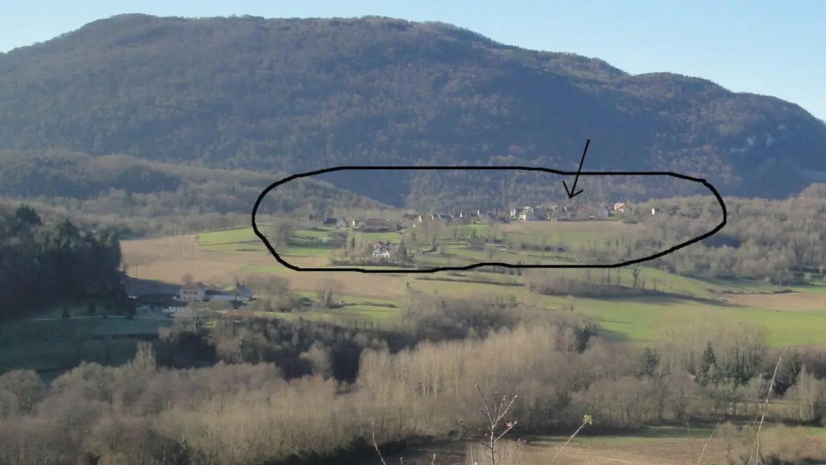 Hameau de Veyrin vu de la Croix de Becu
