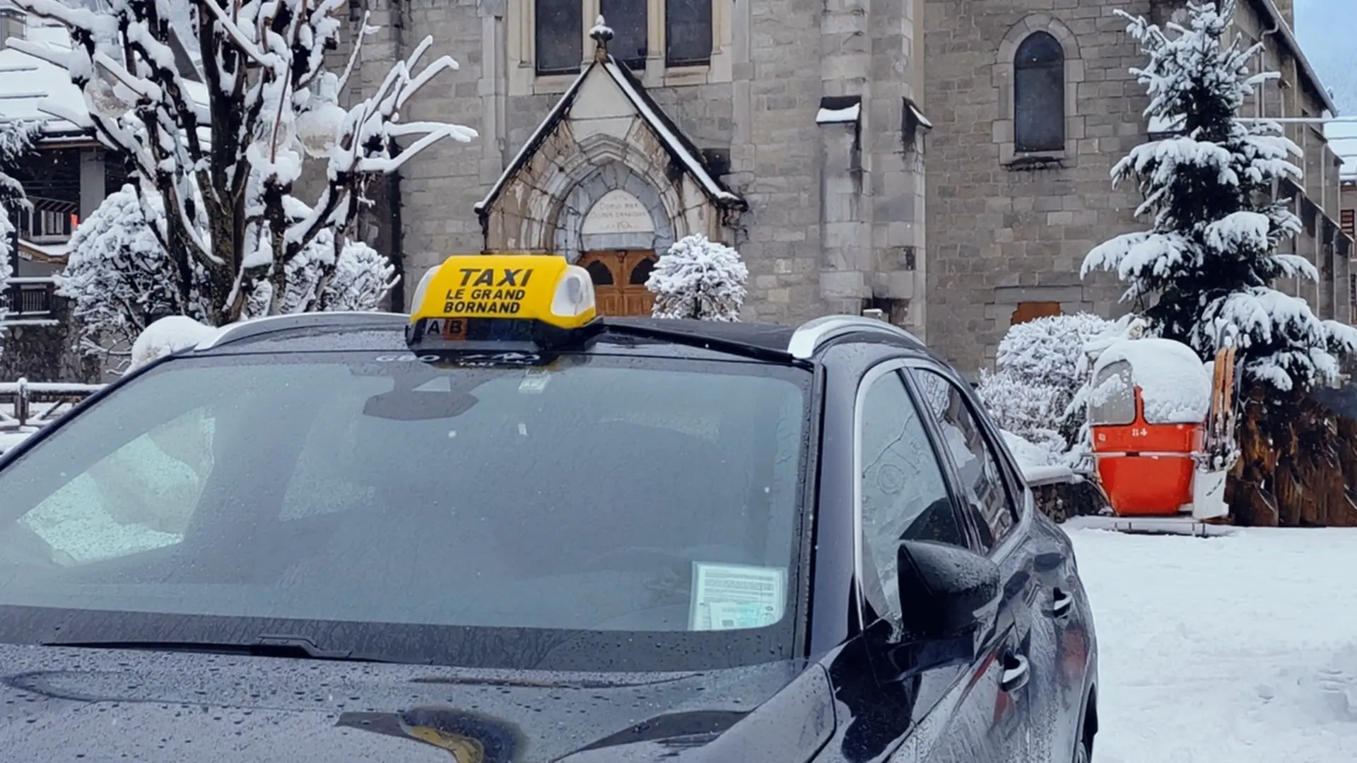 axi devant la place de l'Eglise