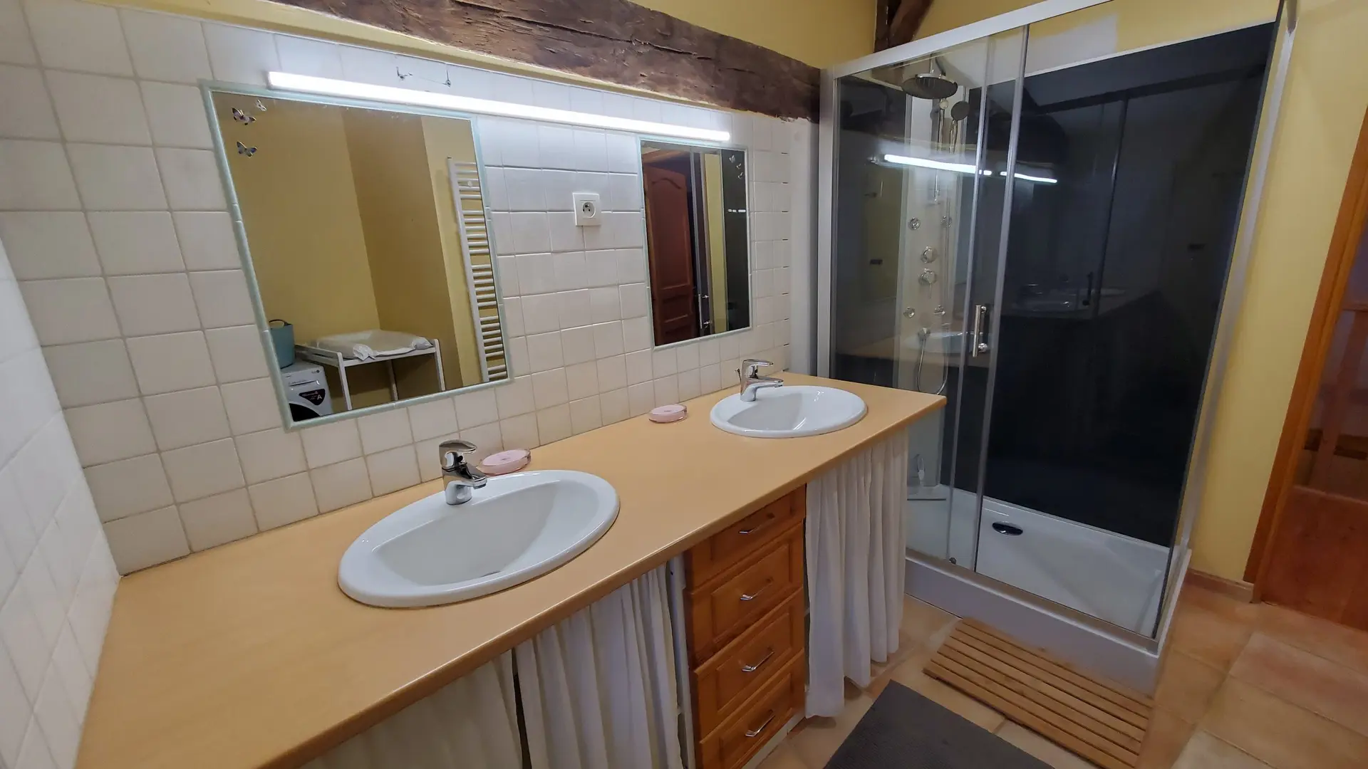 Salle de bain de l'étage