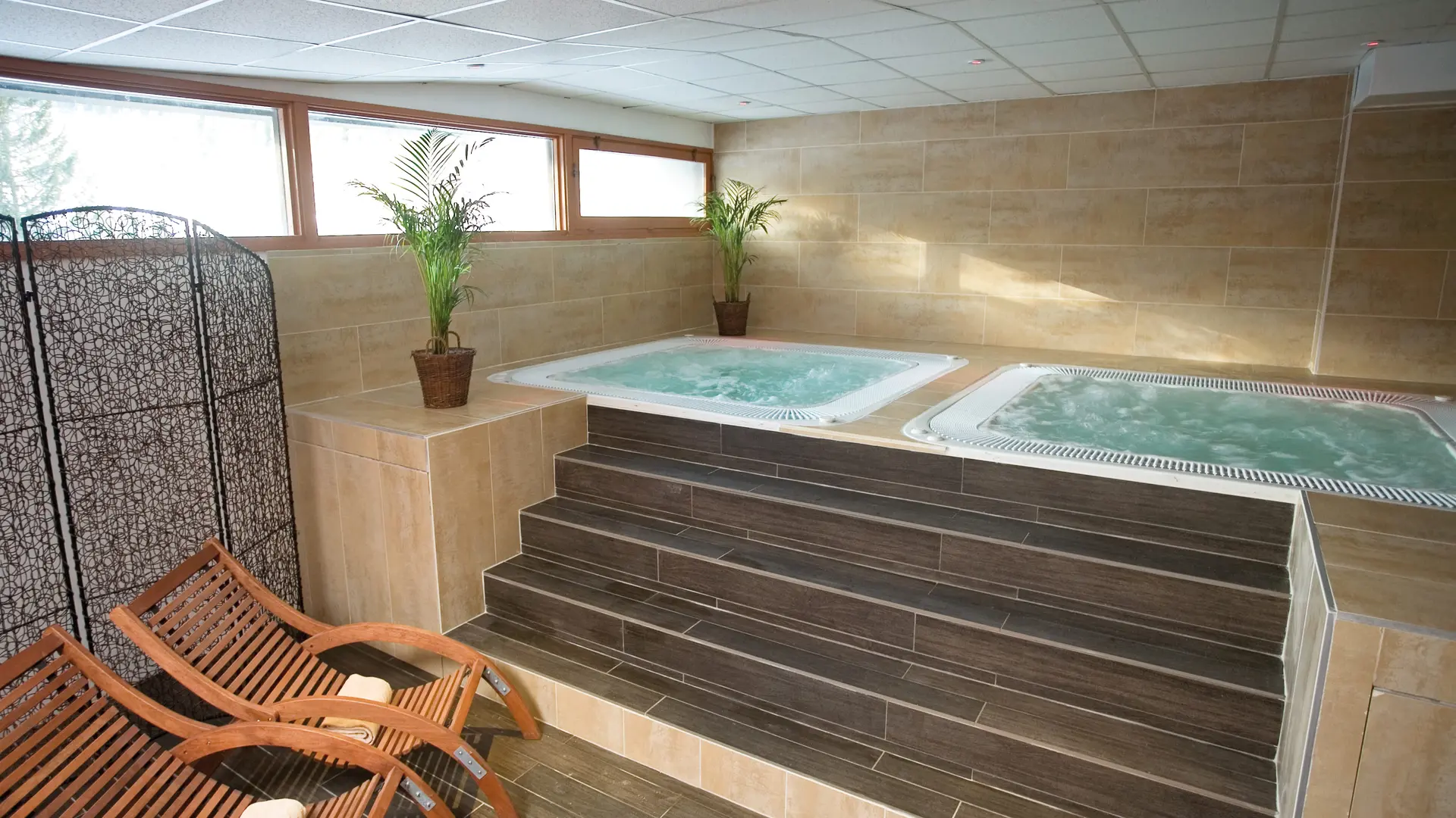 Espace détente avec bain à remous