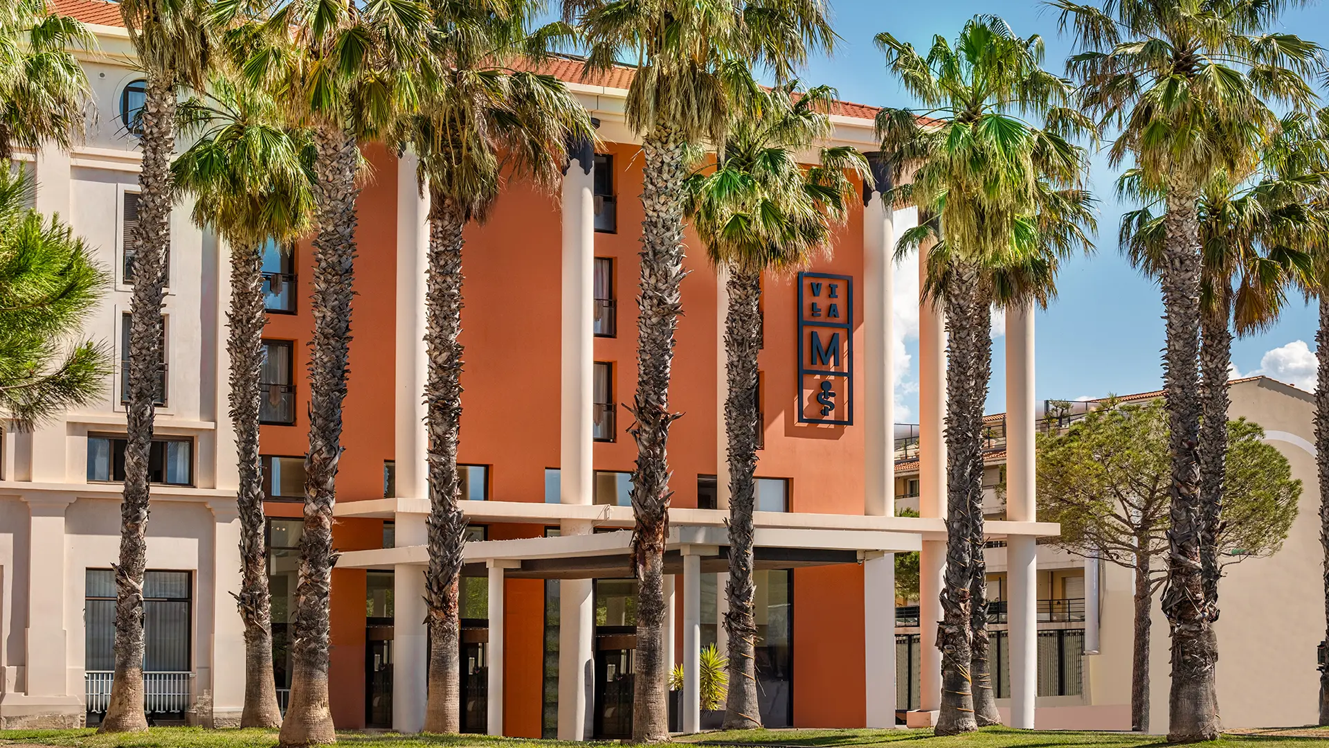 Façade Hotel Villa M