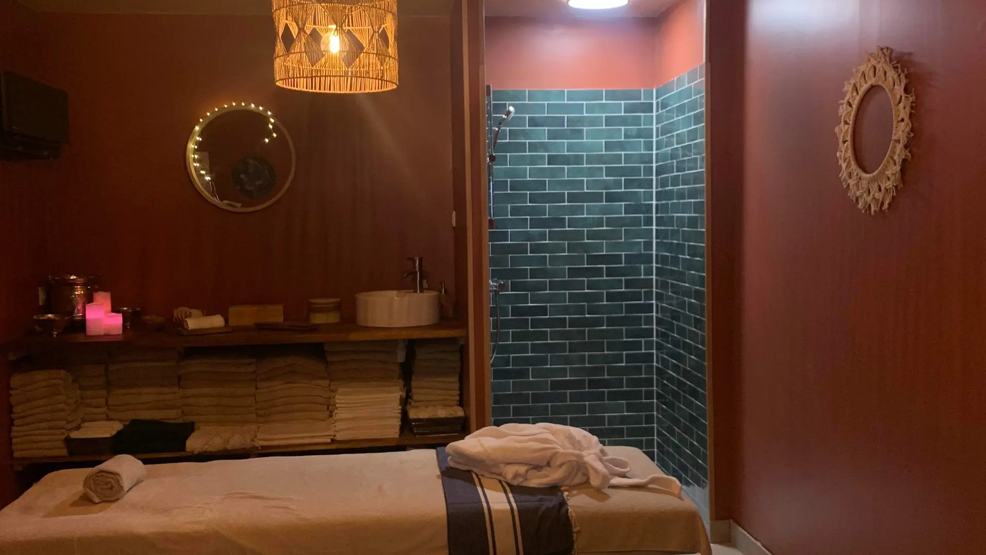 Sala de masajes y tratamientos para dos