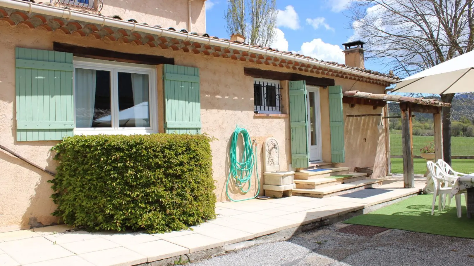 Entrée du Gîte La Myreclose- Saint Auban-Gîtes de France Alpes Maritimes