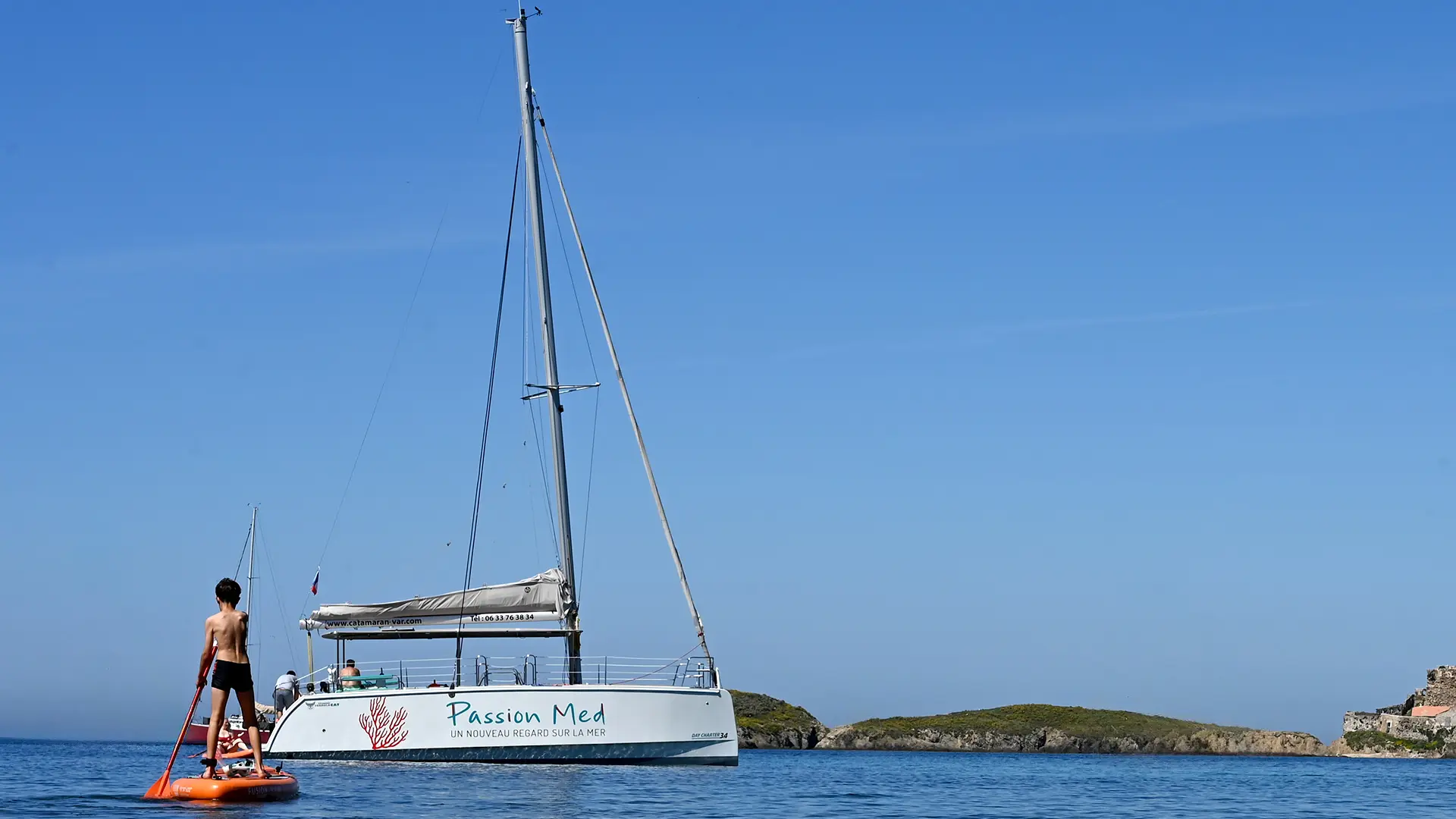 Paddleboarding and swimming in Porquerolles, at Le Langoustier