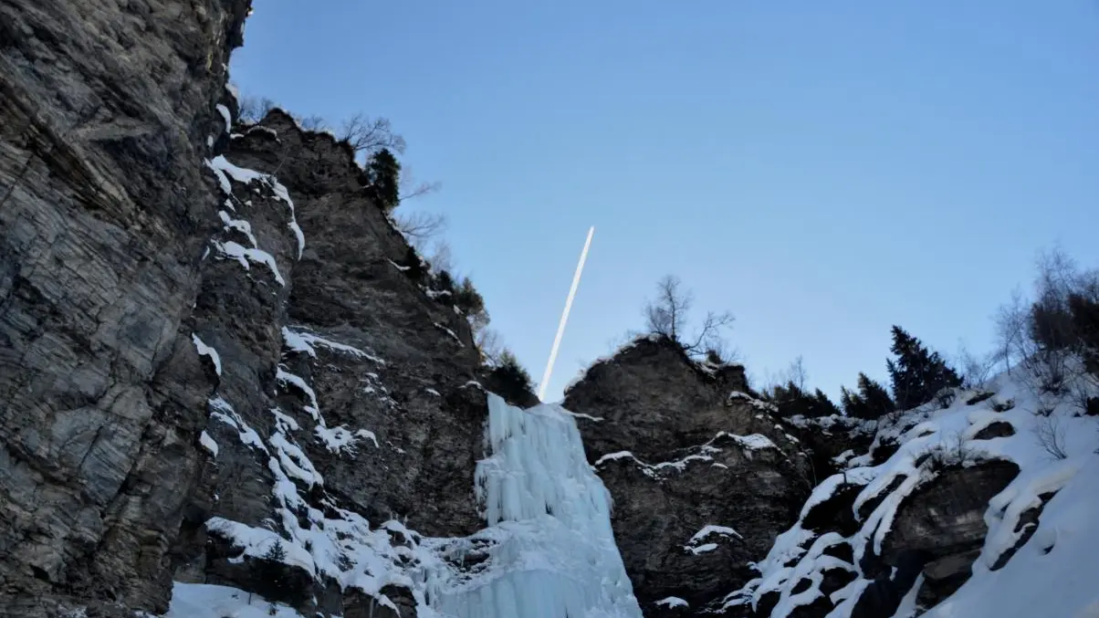 Cascade de glace à la cote 2000