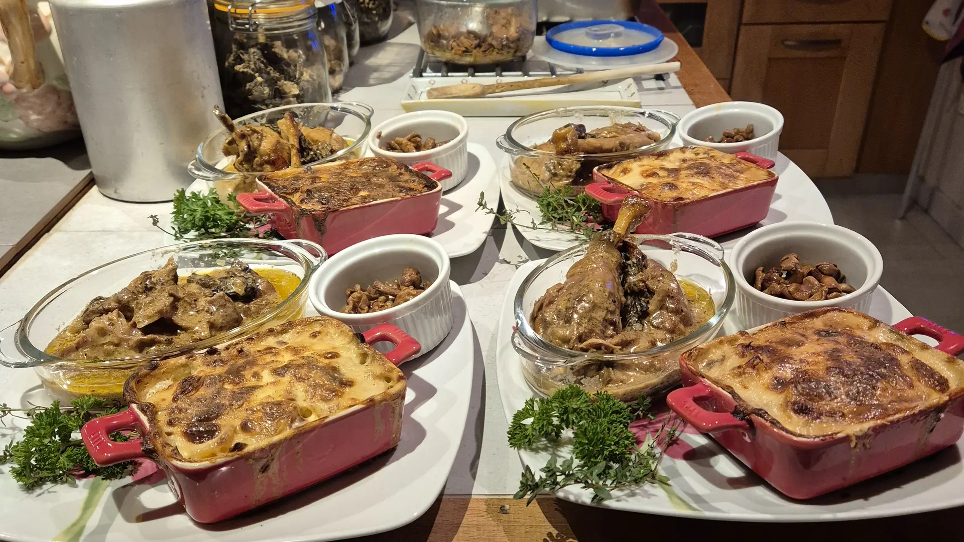 Poulet de bresse à la crème au vin jaune et aux morilles