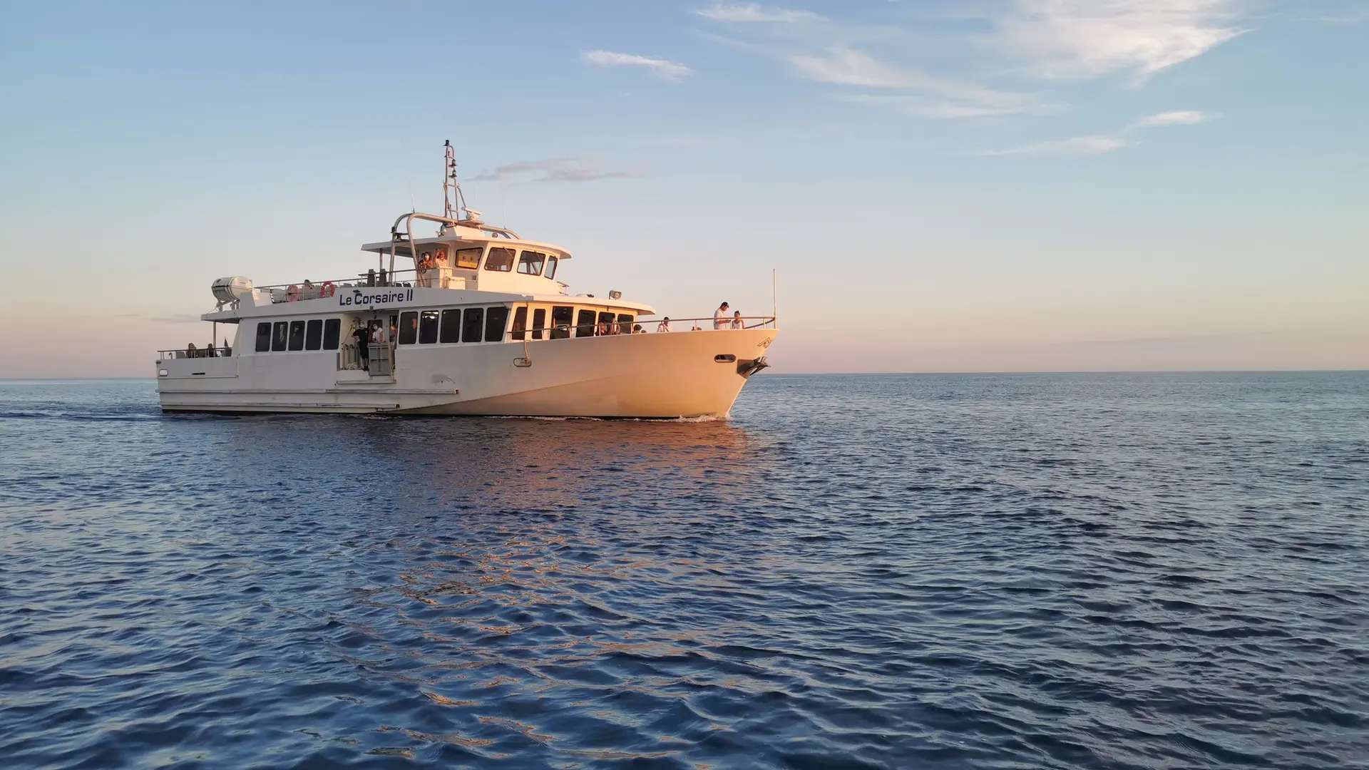 Vedettes Îles d'Or et le Corsaire