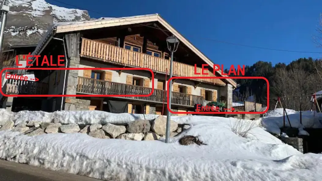 SITUATION DES GÎTES POSSIBLEMENT JUMELABLES PAR L'INTERIEUR. VOUS POUVEZ LOUER 1 GÎTE OU LES DEUX ... ALORS TOUT L'ETAGE POUR VOUS!!!!
