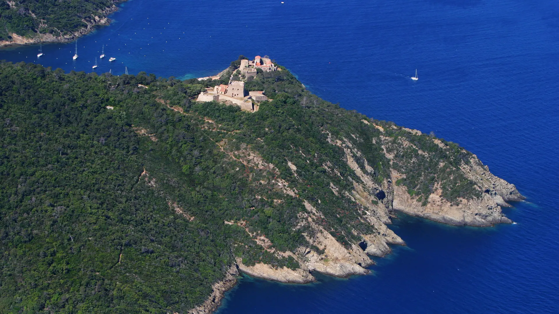 L'île de Port Cros, coeur de parc National à Hyères