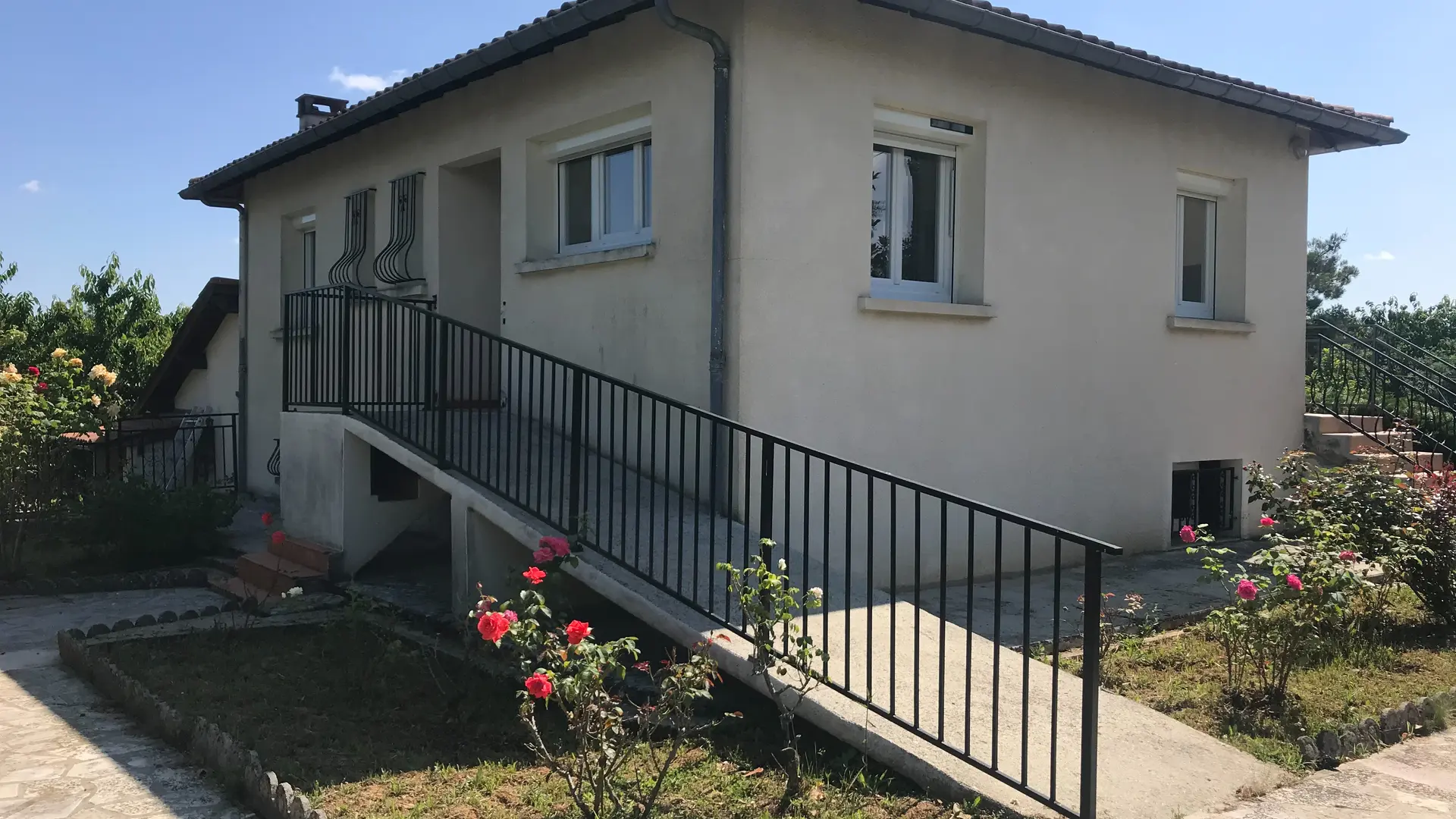 Façade/rampe extérieur