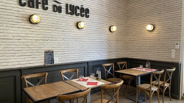 Le Café du Lycée_L'Isle-sur-la-Sorgue salle inétieure