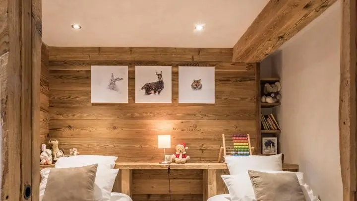 Petite chambre avec porte coulissante 2 lits de 90x190cm