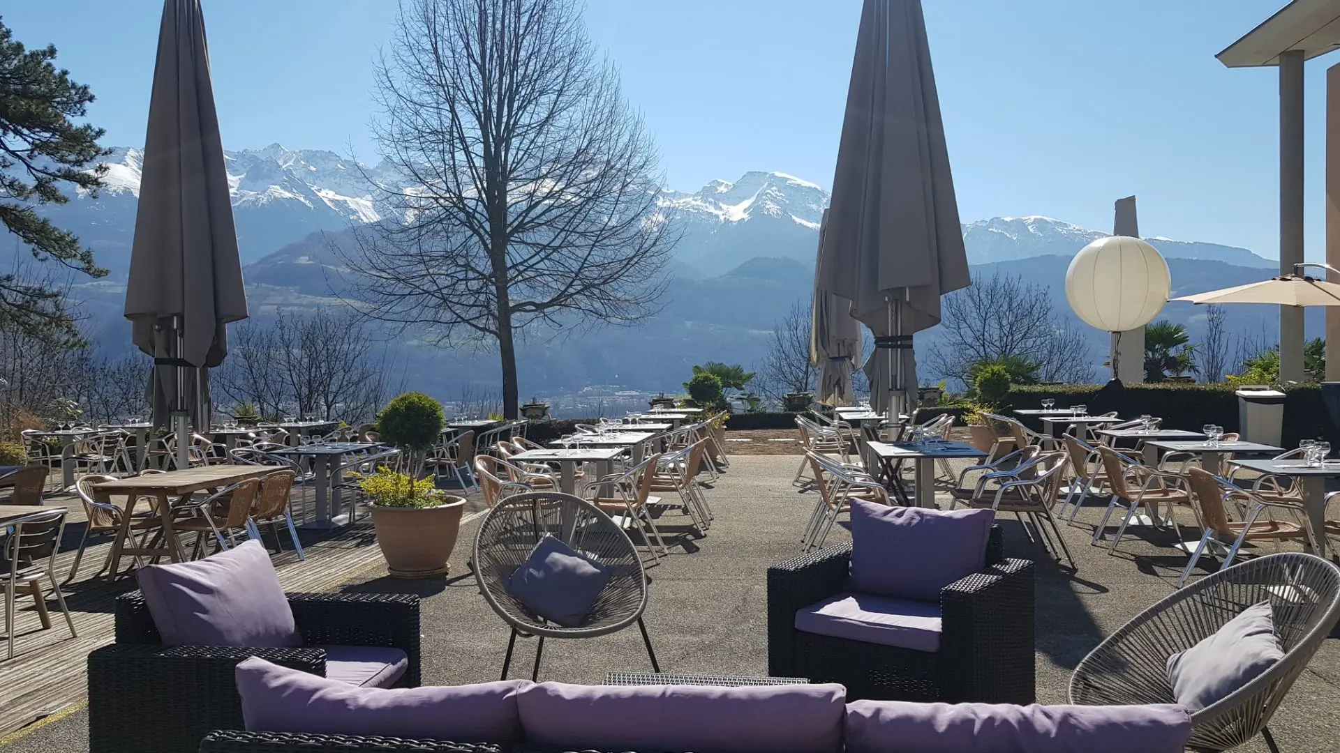 Terrasse vue massif de Belledonne