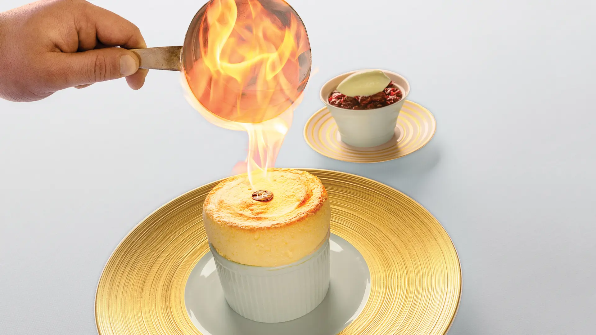 Soufflé flambé au kirsch