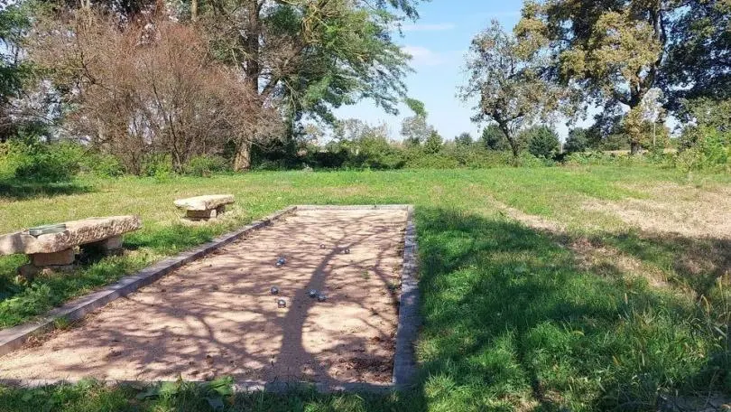 Un boulodrome à votre disposition.