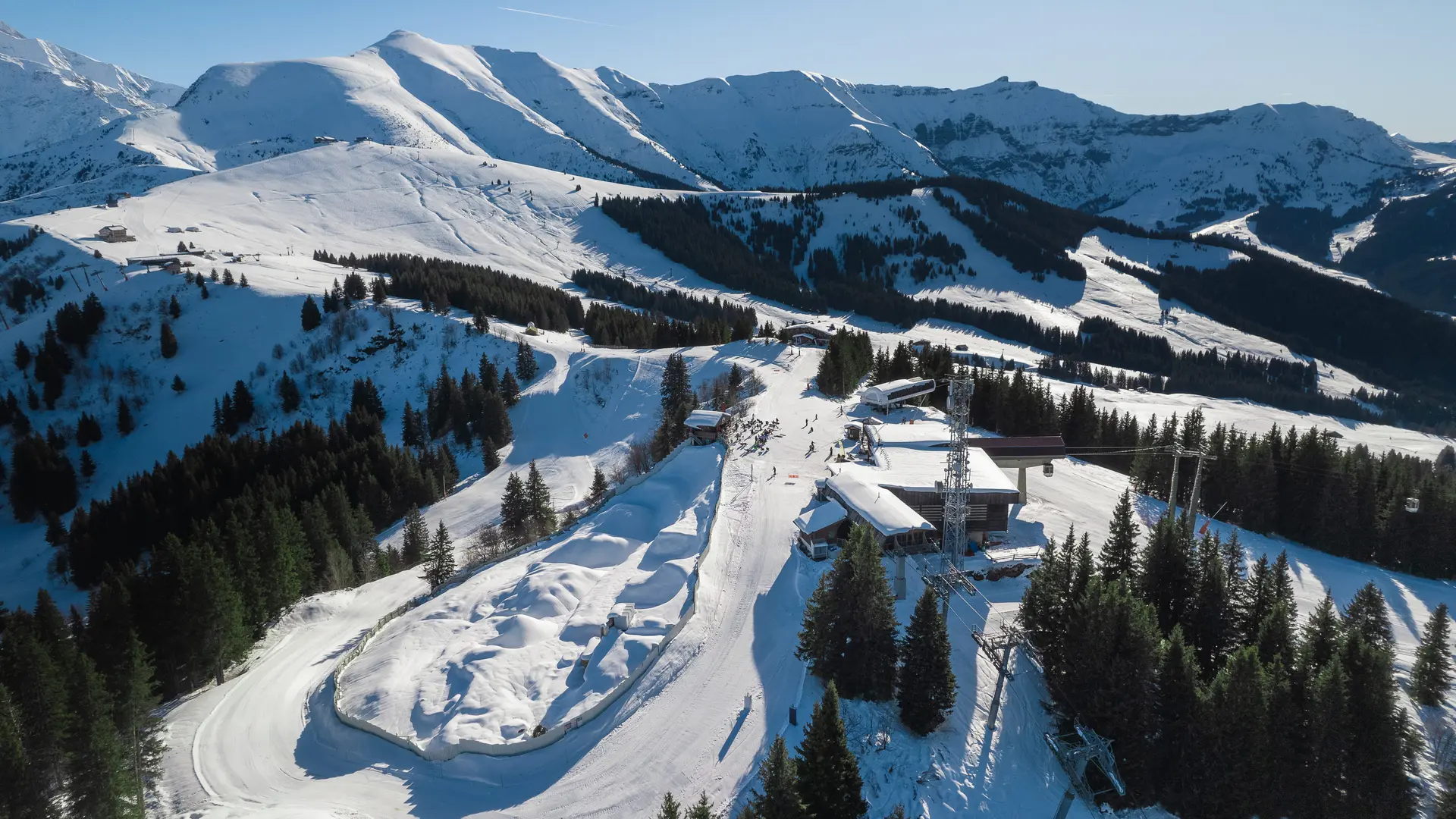 Sommet du Mont d'Arbois avec arrivée de la télécabine de la Princesse