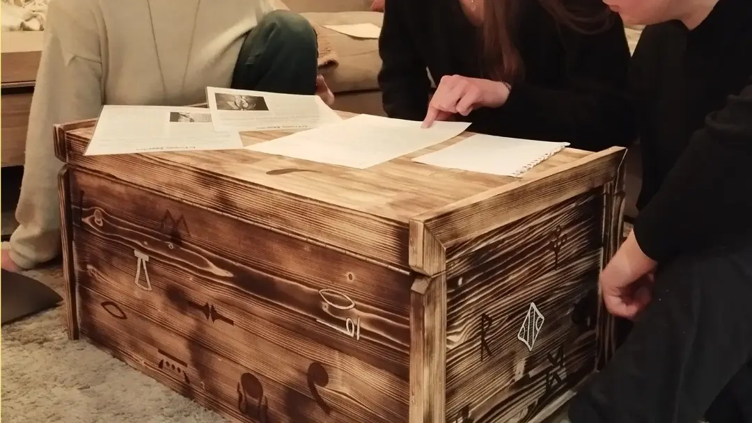 Escape coffre, jeu entre amis à l'intérieur