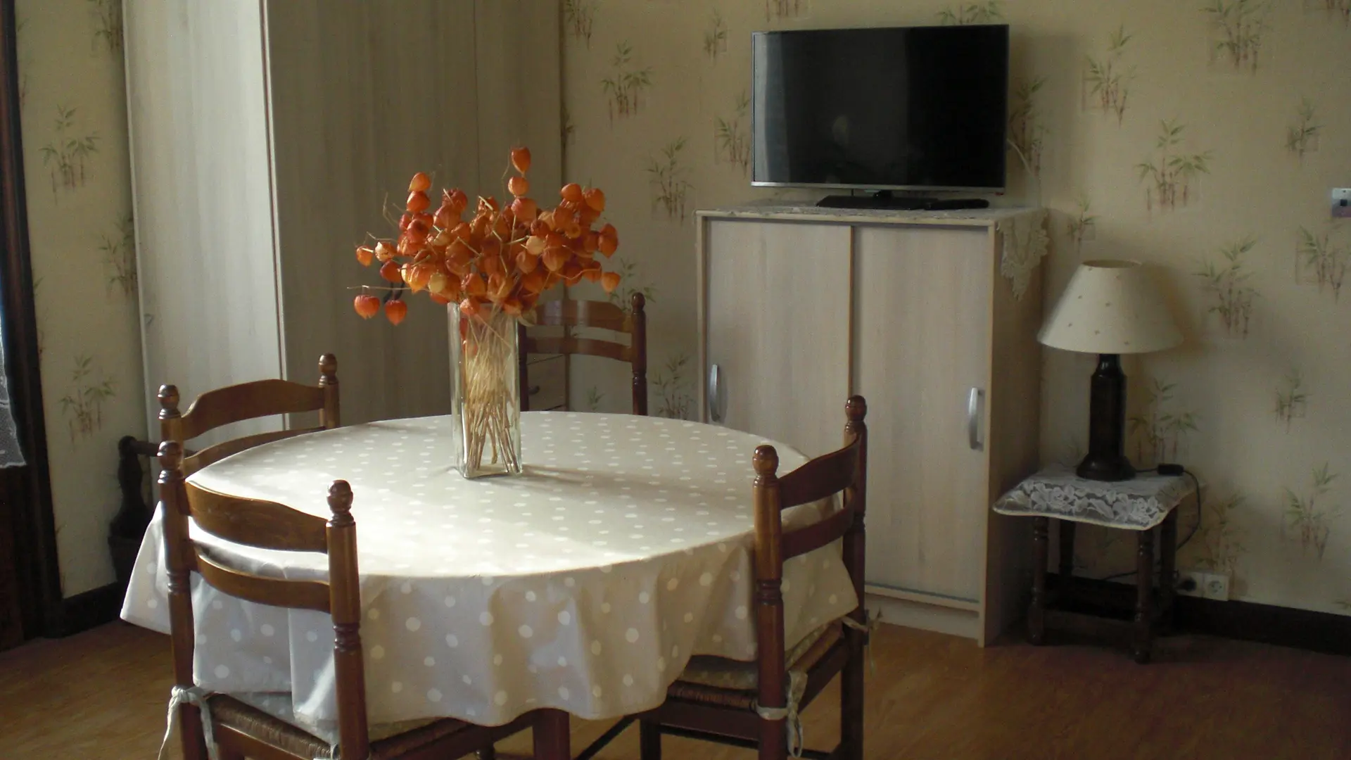 coin TV dans la cuisine