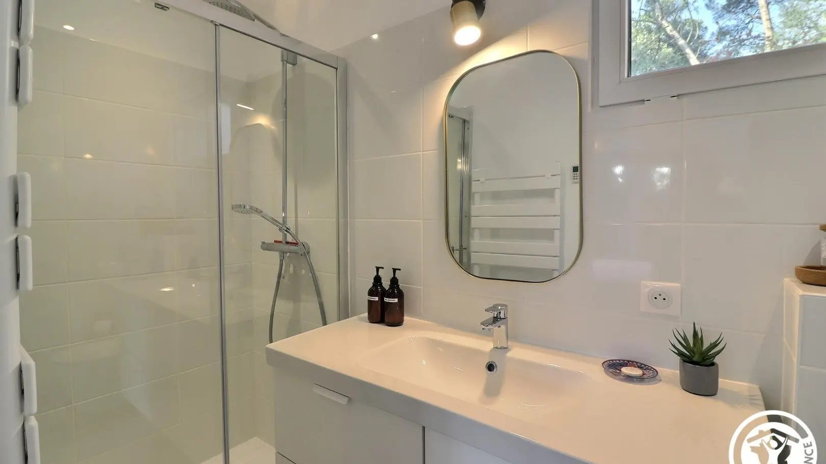 Villahélène-Maisond'hôtes-Chambre-Salledebain-Aixenprovence
