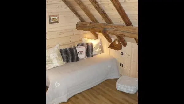 superbe chalet La Toussuire - station ski famille - LE LENANSKA - coin salon dans chambre 3