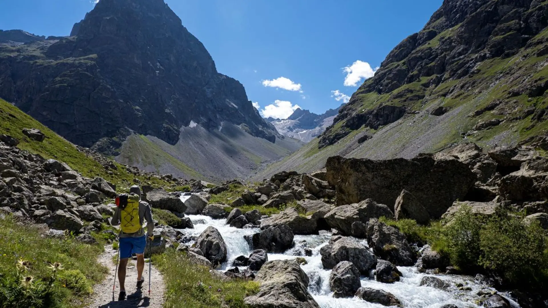 La Romanche et le pic des Cavales en fond