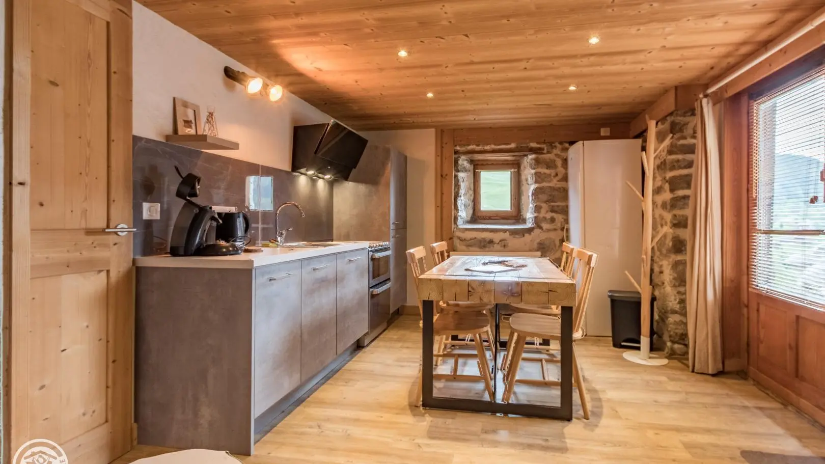 Chambre studio supplémentaire pour 2 personne (indépendante, accès par l'escalier extérieur)