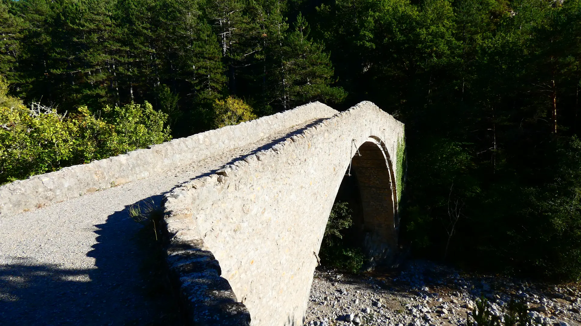 Le pont de la Reine Jeanne