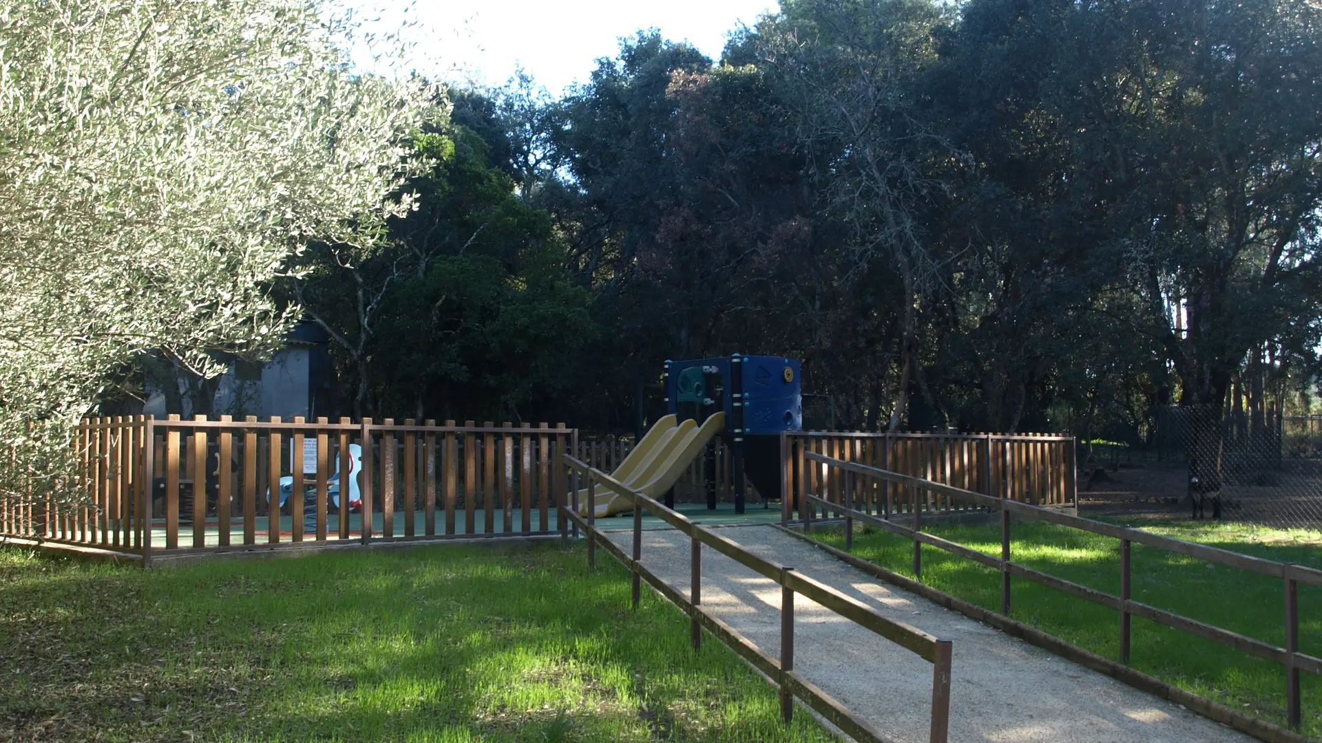 Aire de jeux pour les enfants - Jardin Zoologique Tropical à La londe les Maures