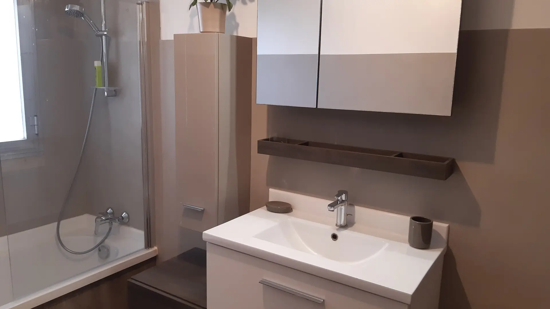 Salle de bains City-Break le Capri - Le Cannet - Gîtes de France Alpes-Maritimes