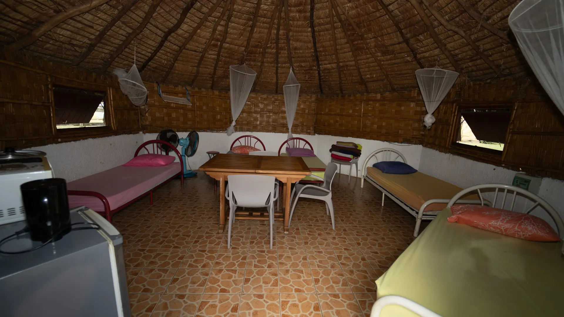 Intérieur d'une case Gîte du Lagon
