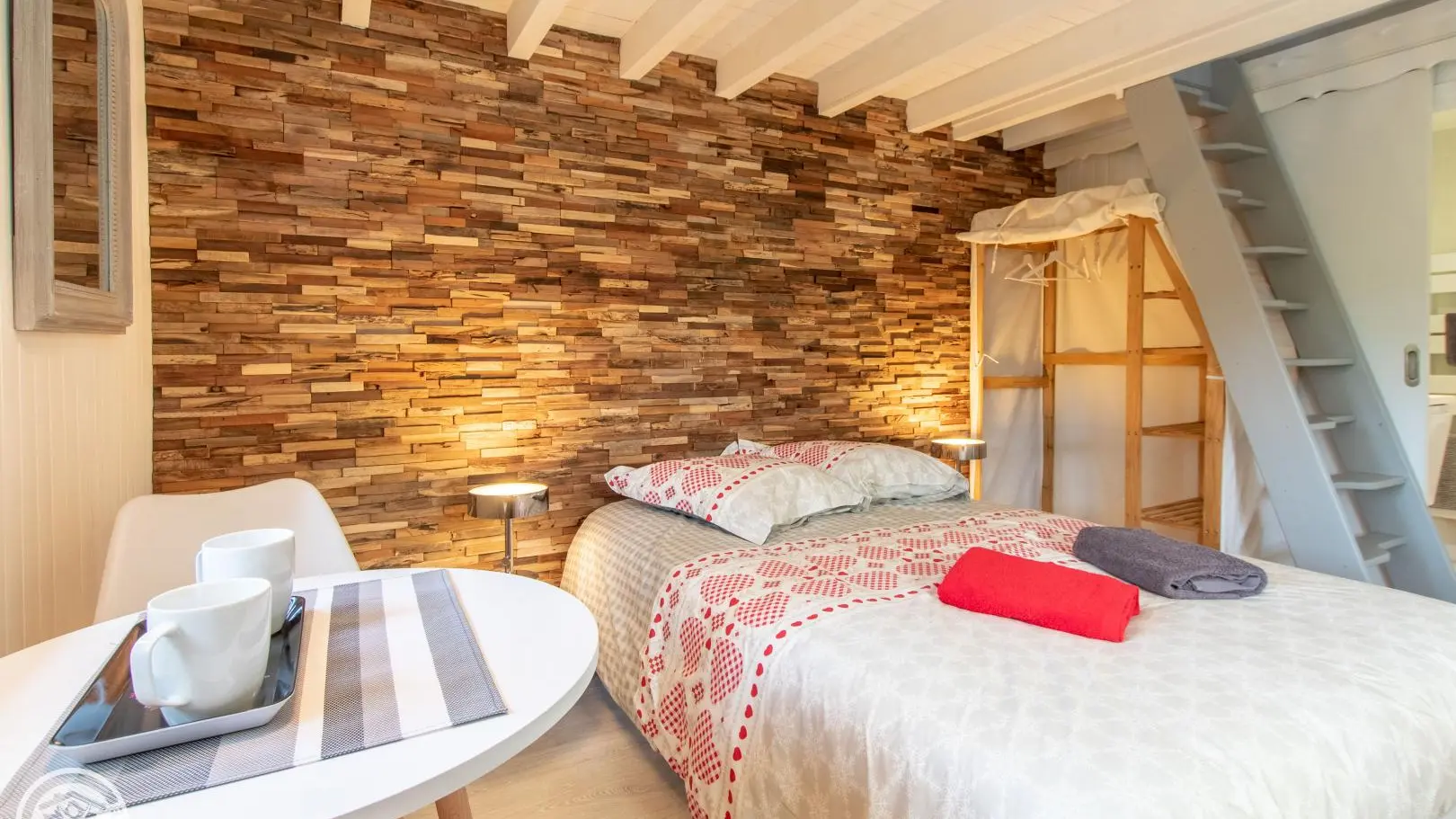 Cuisine, coin repas et chambre