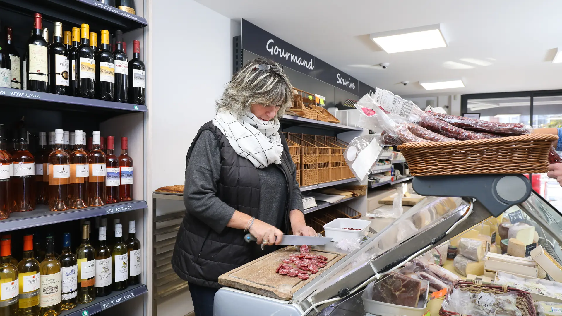 FROMAGES ET CHARCUTERIE A LA COUPE