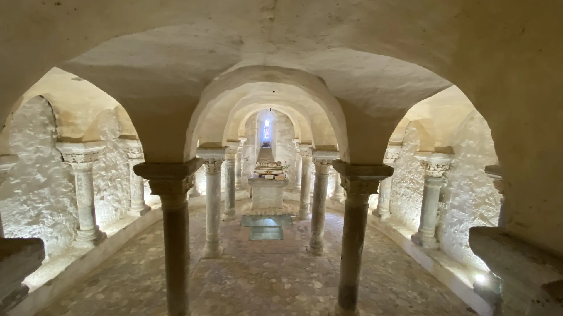 Crypte romane de l eglise de Champdieu