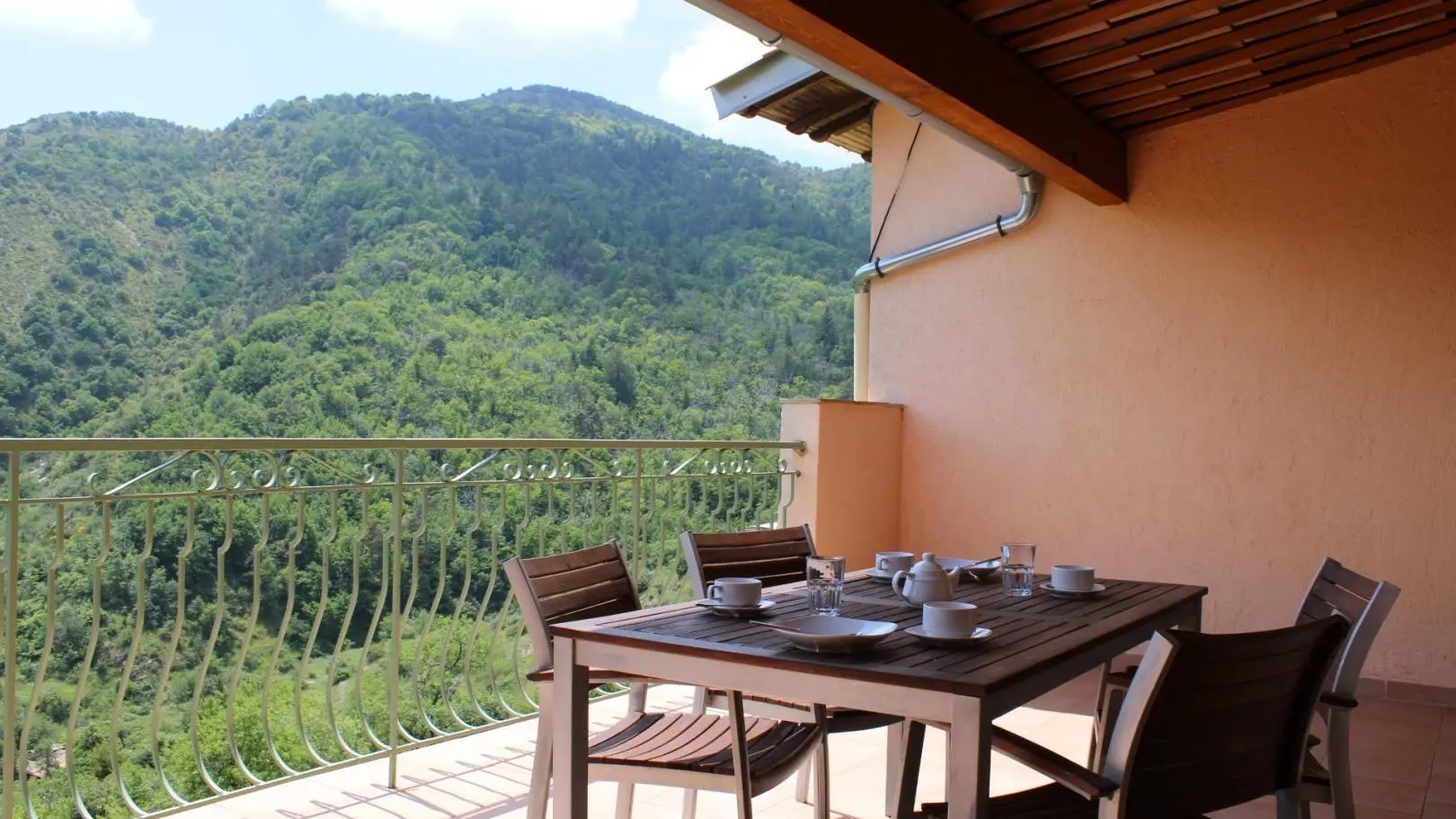 Gîte Les Chamois d'Utelle-Terrasse-Utelle-Gîtes de France des Alpes-Maritimes