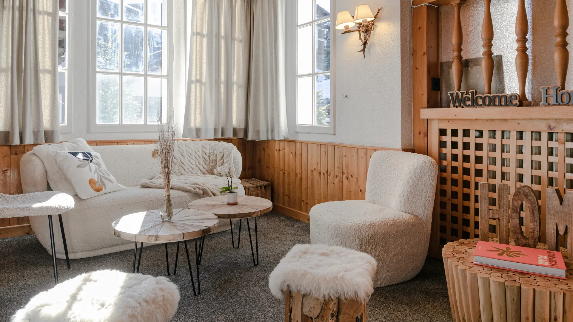 Salon Lounge
