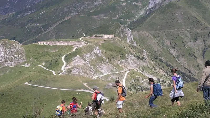 La discesa sul Colle di Tenda da Fort Pernante