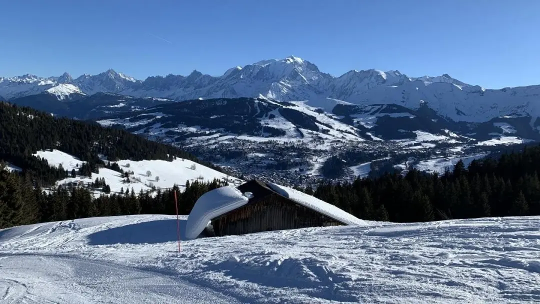 SKIER DANS UN TEL PANORAMA !!