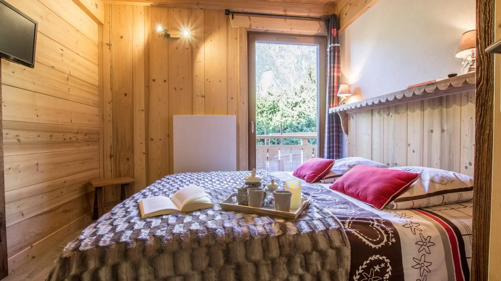 Chambre master avec lit en 160 x 200 et salle d'eau en suite