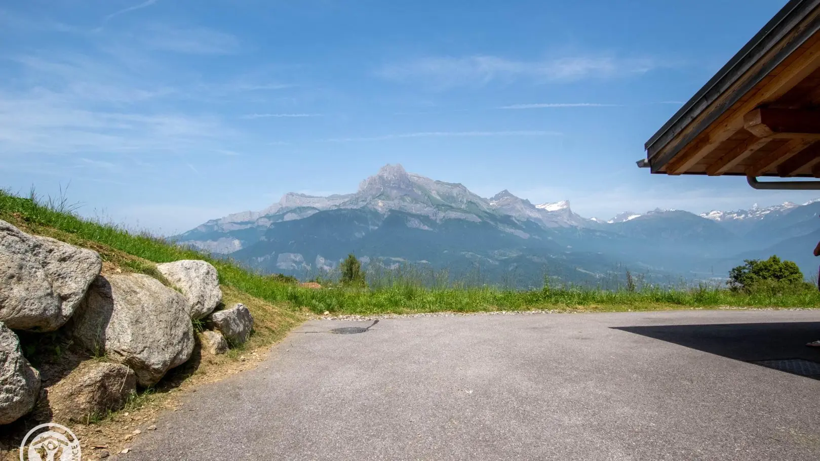 Places de stationnement à côté du chalet