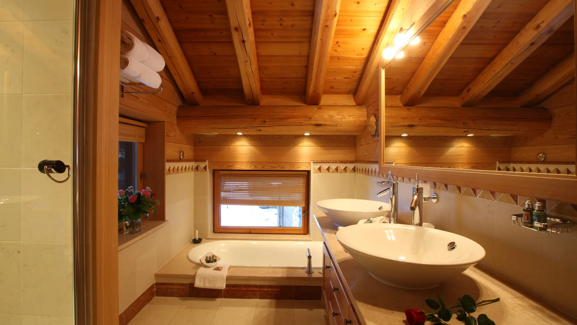 Salle de bain Chambre Master_Chalets_cristal_Val d'Isère
