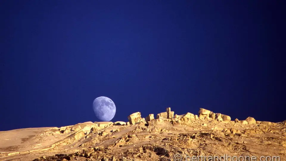 Pleine lune sur les séracs du glacier Tabuchet