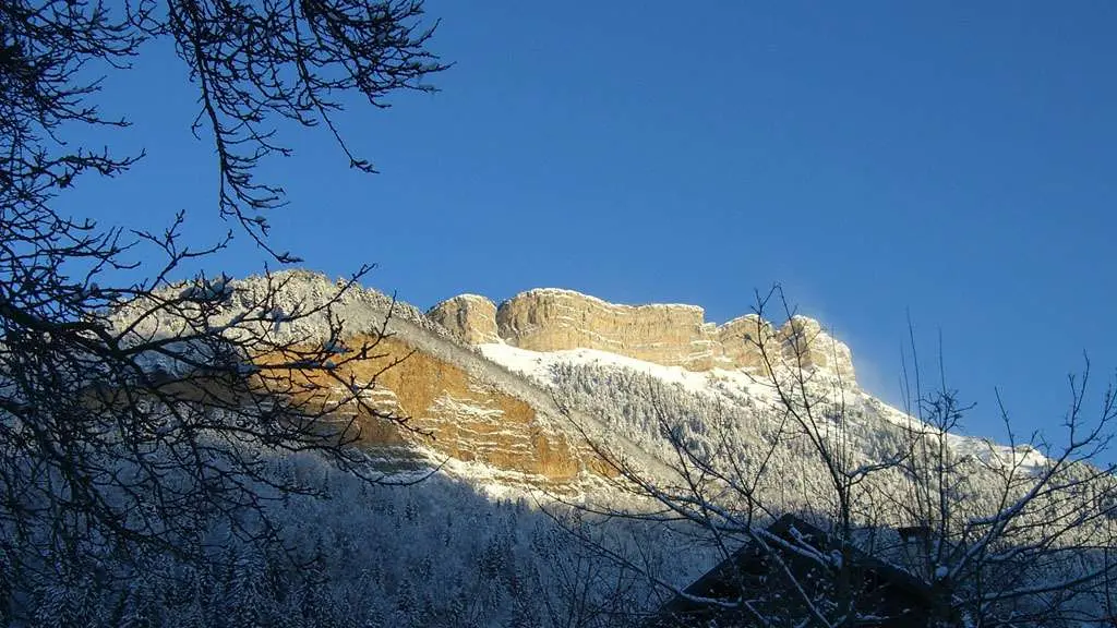 De la terrasse: vue sur Chamechaude.