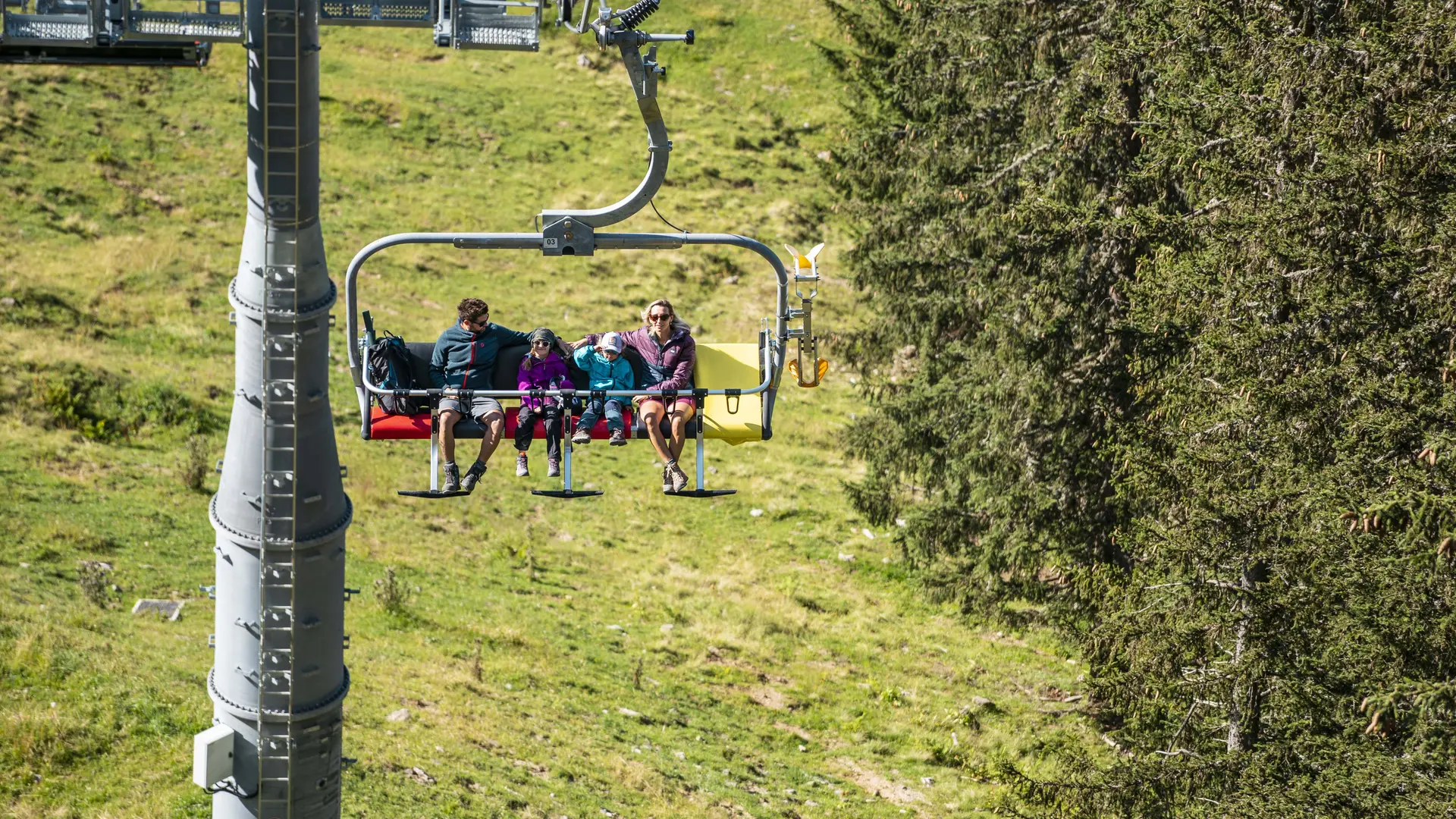 En famille sur le Télésiège du Morclan