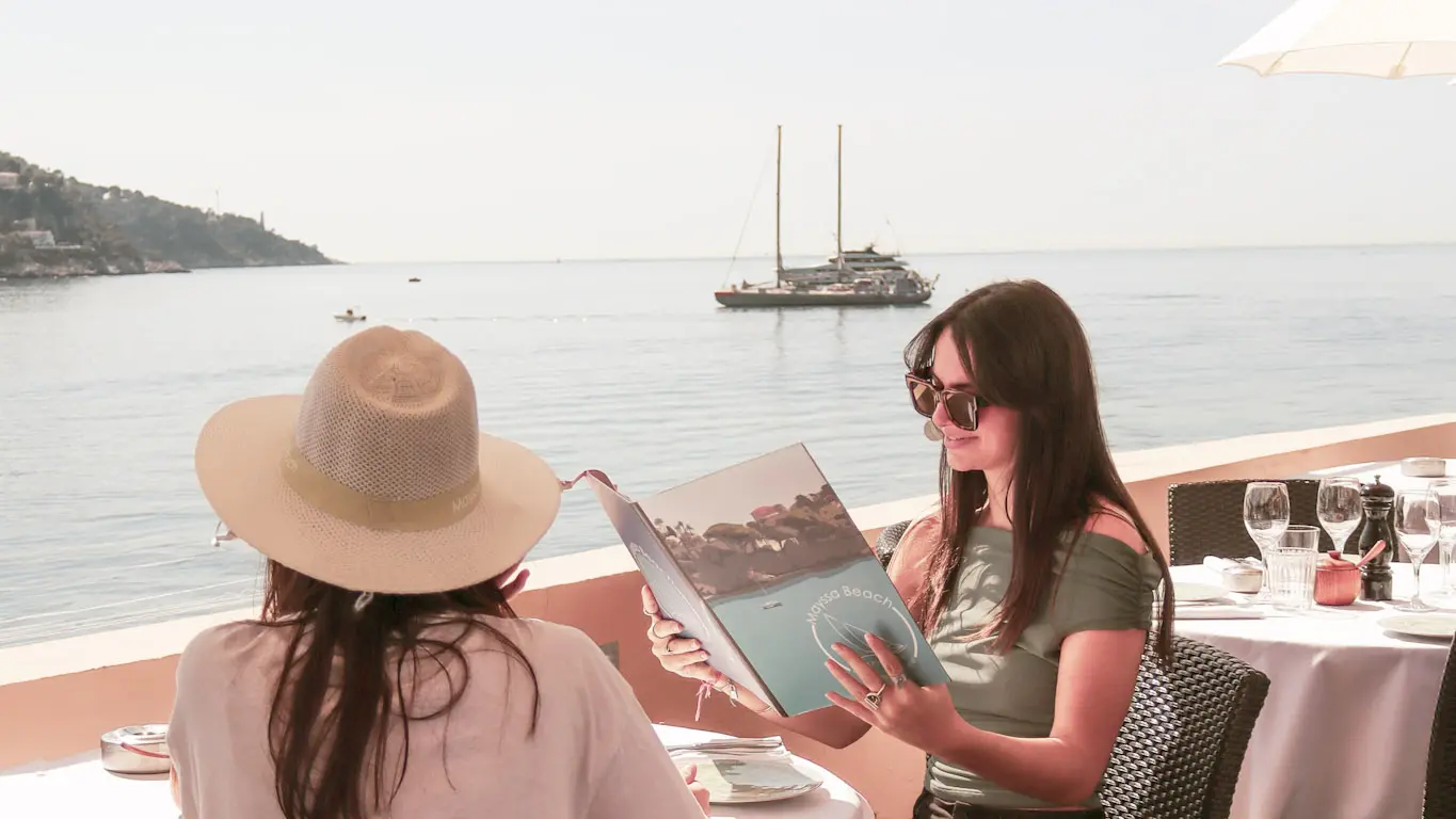 romantique dîner, villefranche-sur-mer, restaurant avec vue, rade de villefranche, poissons, table gastronimique.jpg