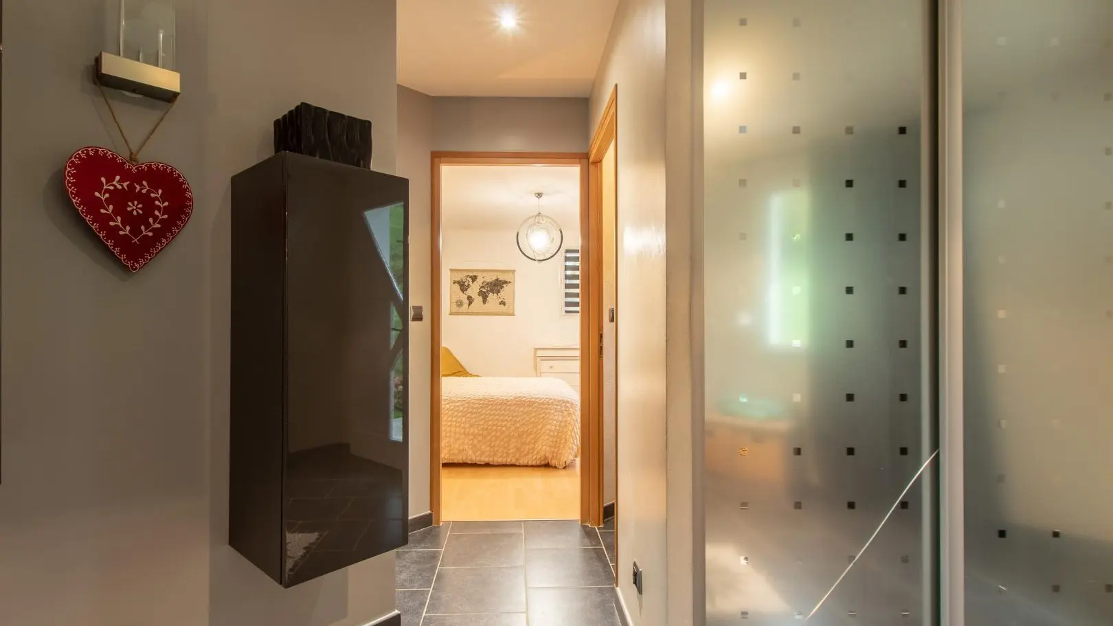 Au rez-de-jardin, chambre 1