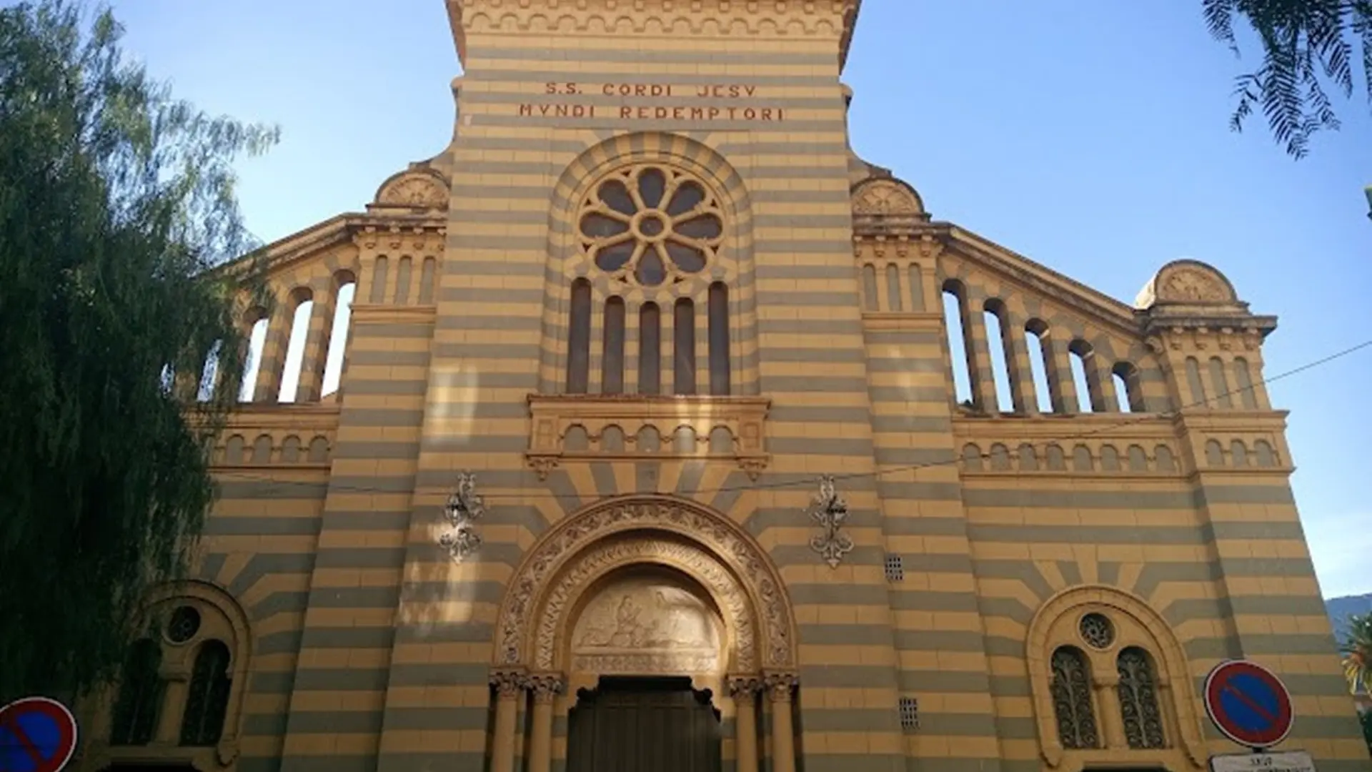 Entrée de l'église